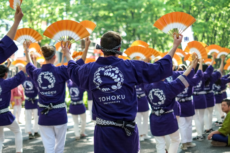 Các sinh viên ĐH Tohoku trong Lễ hội Aoba Matsuri 2017 - Bài học từ nước Nhật: mỗi người Nhật là một đại sứ du lịch
